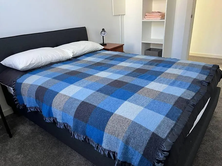Sunny Apartment In Central Karori Wellington