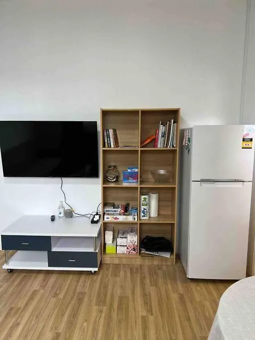 Sunny Apartment In Central Karori Wellington 0*,
